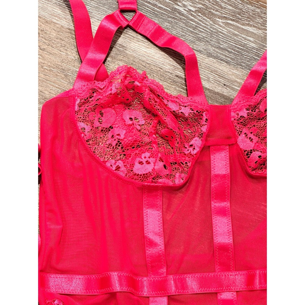 Elegant Pink Lace Chemise